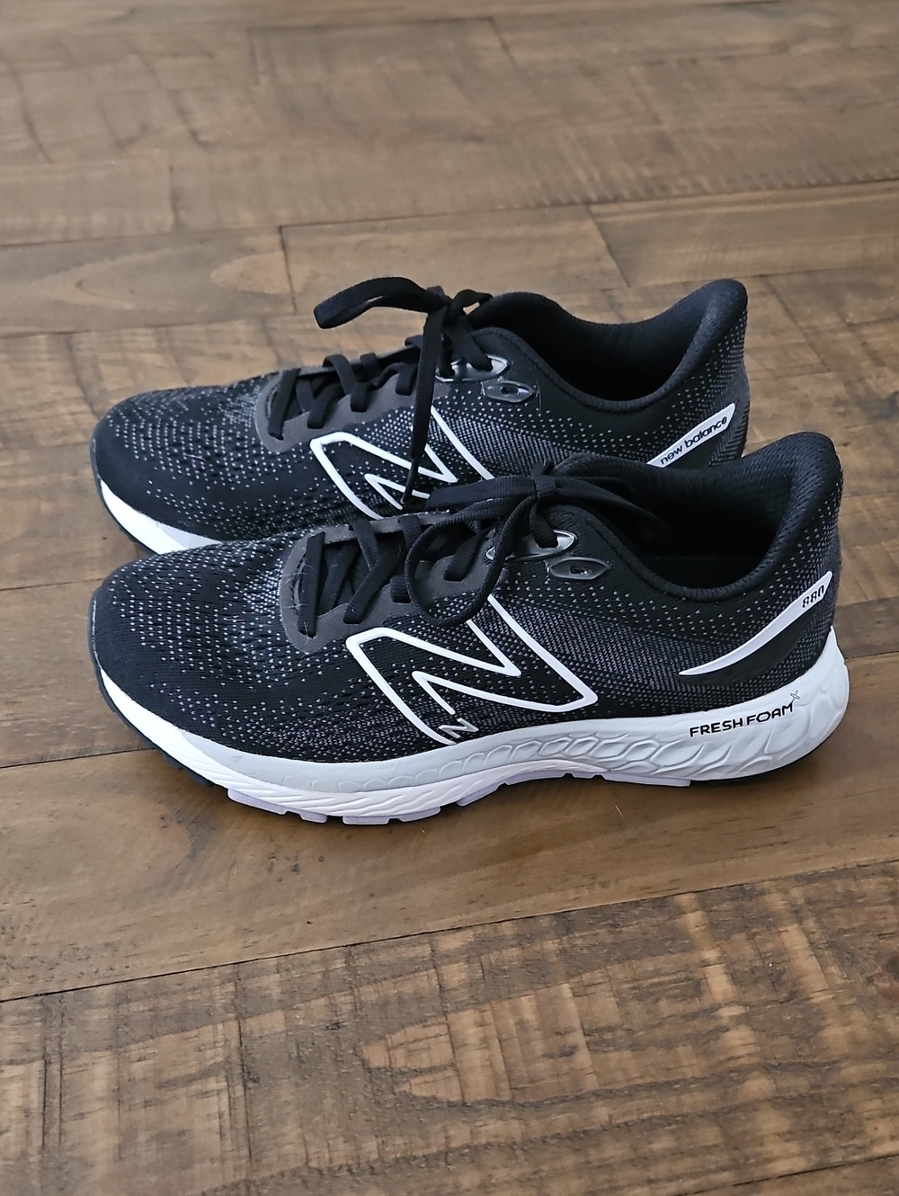 New Balance Black & White Fresh Foam 880 Sneakers